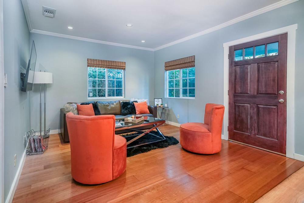 Stylish 2 Bed & 2 Bath At The Heart Of Hollywood With Free Parking - One Car Only Apartamento Los Ángeles