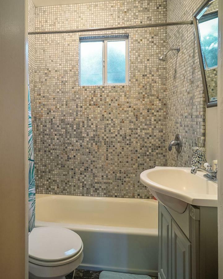 Stylish 2 Bed & 2 Bath At The Heart Of Hollywood With Free Parking - One Car Only Apartamento Los Ángeles