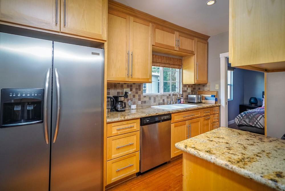 Stylish 2 Bed & 2 Bath At The Heart Of Hollywood With Free Parking - One Car Only * Los Ángeles