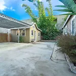 Stylish 2 Bed & 2 Bath At The Heart Of Hollywood With Free Parking - One Car Only